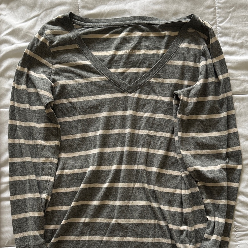 Striped V-Neck Long Sleeve Top